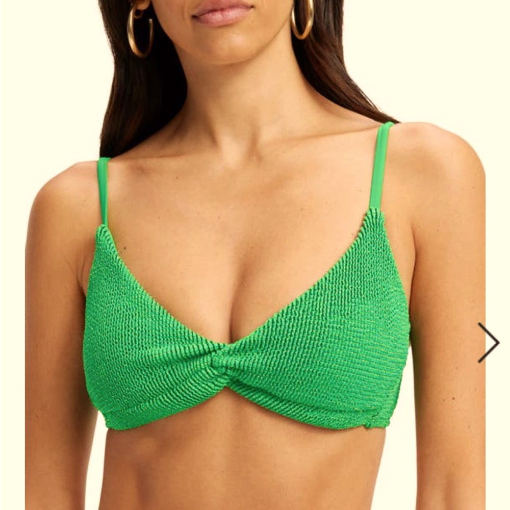 Good American Always Fits Sculpt Twist Bikini Top in Summer Green. NWT, size M